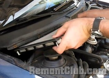 Производим замену салонного фильтра VW GOLF 4