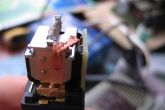 пайка углового контакта на вывод обмотки реле