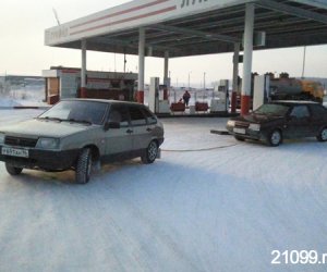 В бензобаке – дыра, бензин вытекает. Что делать? В бензобаке – дыра, бензин вытекает. Что делать?